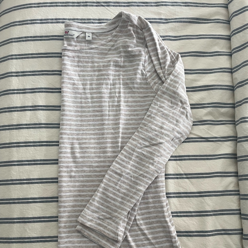 Vineyard Vines- Long sleeve tee